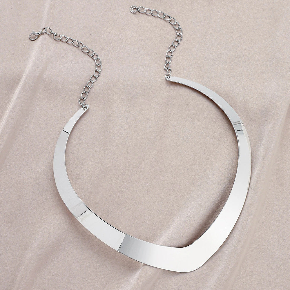 V-shaped Neck Chain Necklace with Bright Metal Collar