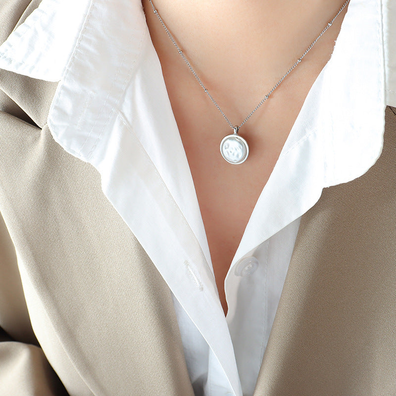 Retro Geometric Circle Imitation Pearl Necklace with Cold Wind Vibe