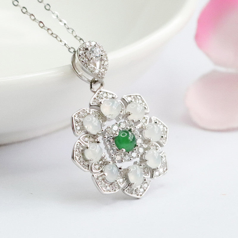 Small Round Beads Flower Pendant Necklace with Ice Emperor Green White Jade