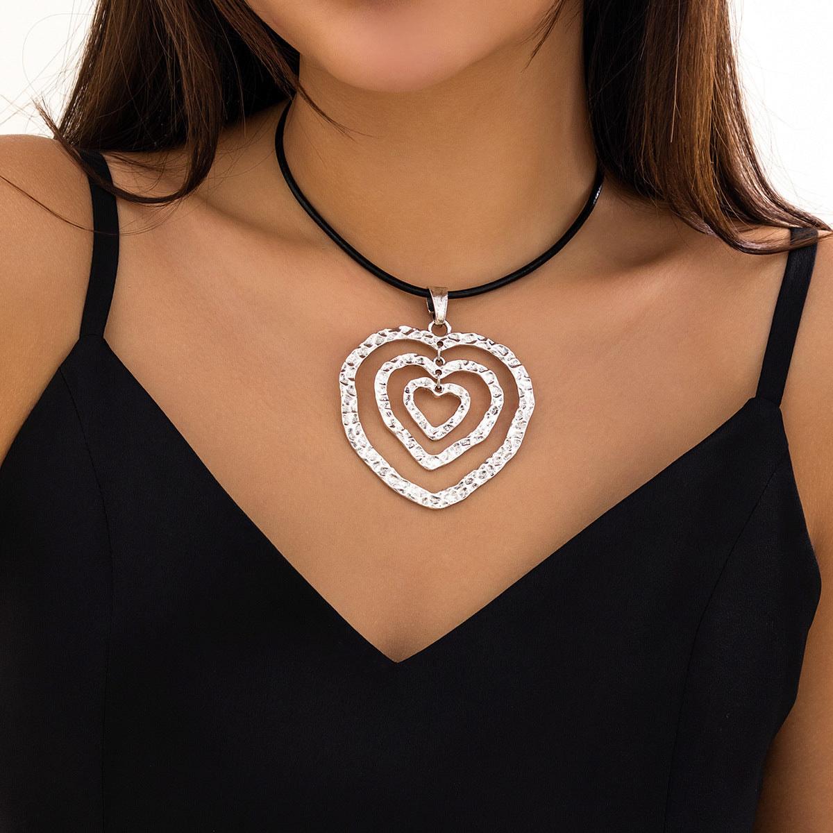 Exaggerated Metal Love Necklace with Adjustable Velvet Wax - Europe and United States inspired.