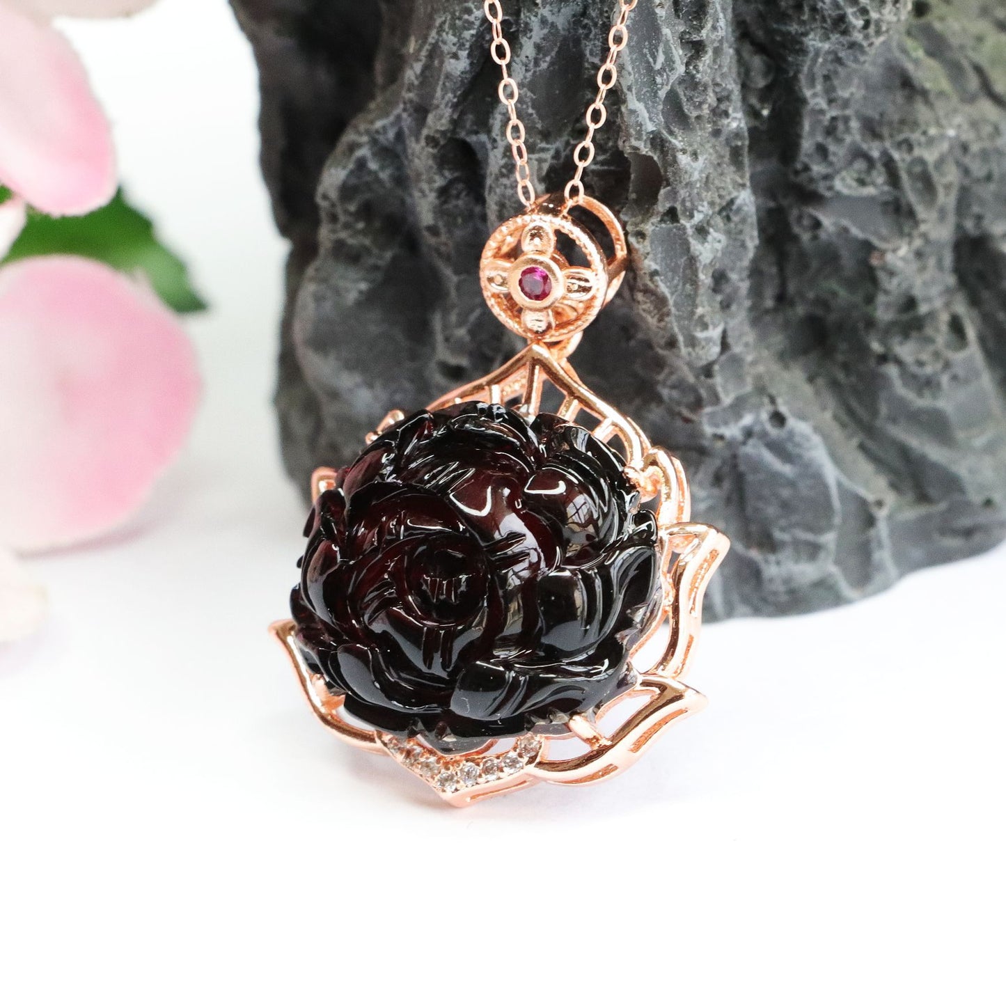 Blood Amber Fortune's Favor Peony Flower Rose Gold Necklace