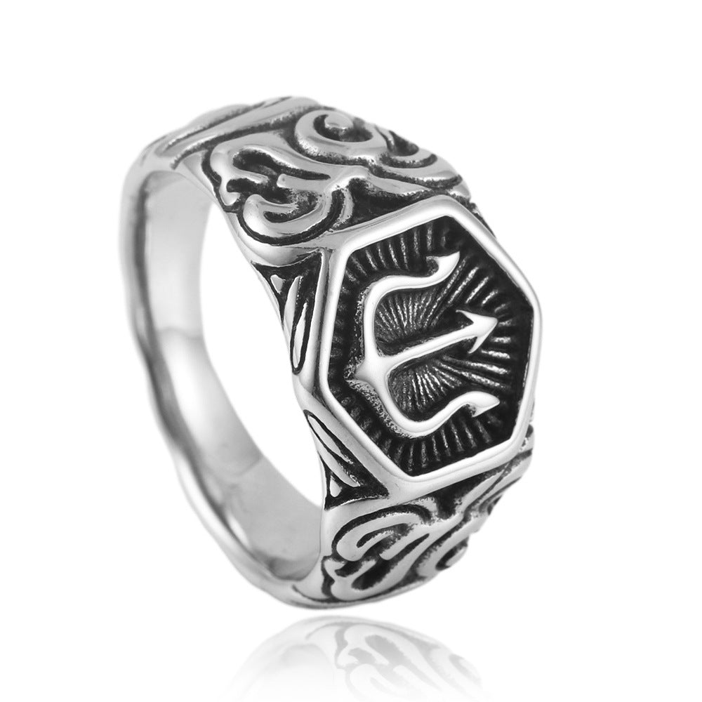 Trendy Men's Retro Titanium Steel Trident Ring - European and American Style