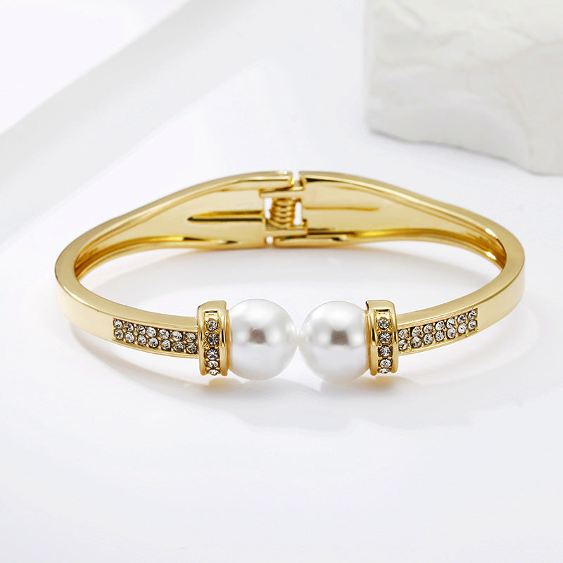 Luxurious Vienna Verve Bracelet with Cross-border Design