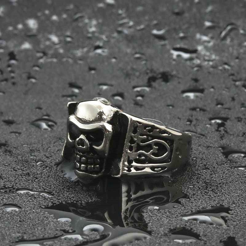 Titanium Steel Skull Ring - Retro Punk Style for the Modern Man