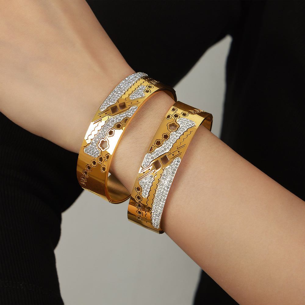 Golden Blossom Titanium Steel Bracelet Jewelry with Zircon Accents