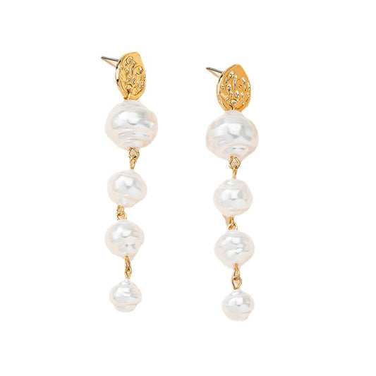 French Retro Niche Design Pearl Earrings with a Sophisticated Twist