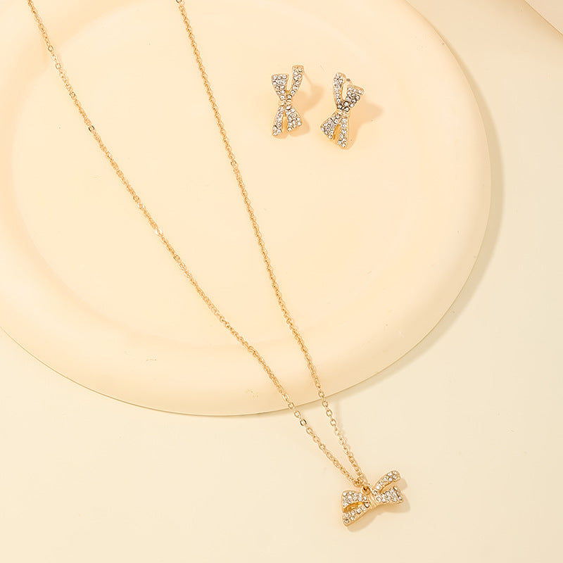 Exquisite Metal Bow Jewelry Set with Elegant Earrings and Necklace - Vienna Verve Collection