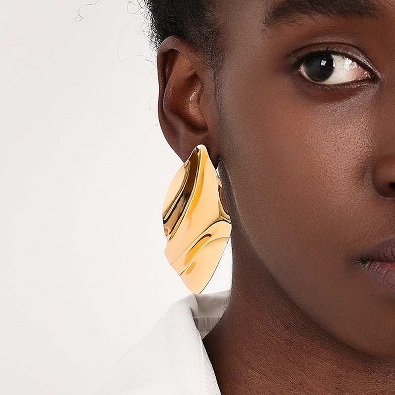 Geometric Minimalist Earrings for Stylish Women on the Go