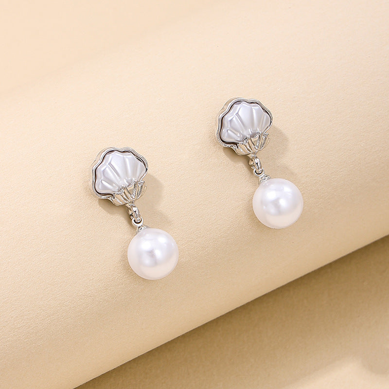 Elegant French Pearl Earrings for Beach-Ready Style