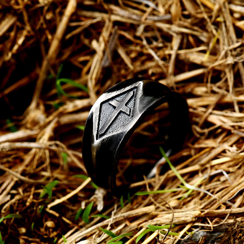 Vintage-Inspired Titanium Steel Men's Cross Ring - Elegant Wholesale Jewelry for Him