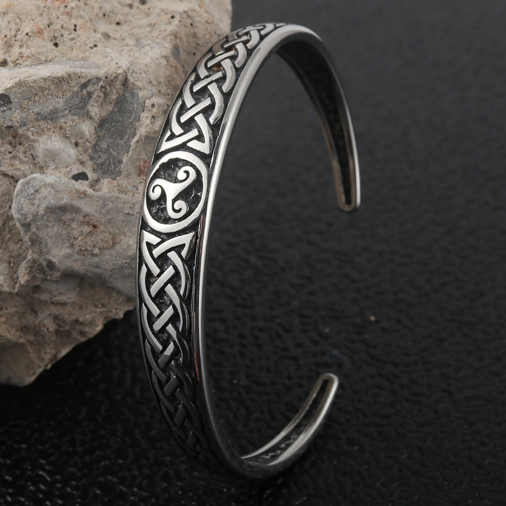 Stylish Men's Titanium Steel Woven Bracelet - Trendy Hot Wheel Design