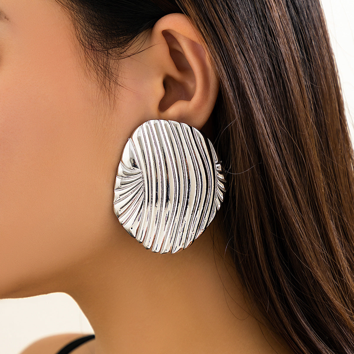 Ocean Breeze Striped Earrings with Exaggerated Shell Design