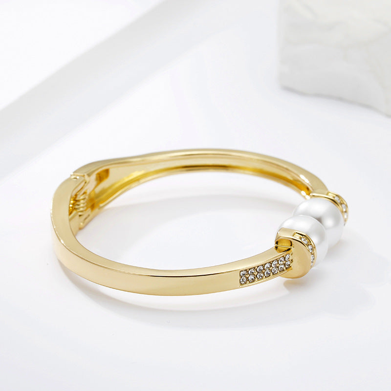 Luxurious Vienna Verve Bracelet with Cross-border Design