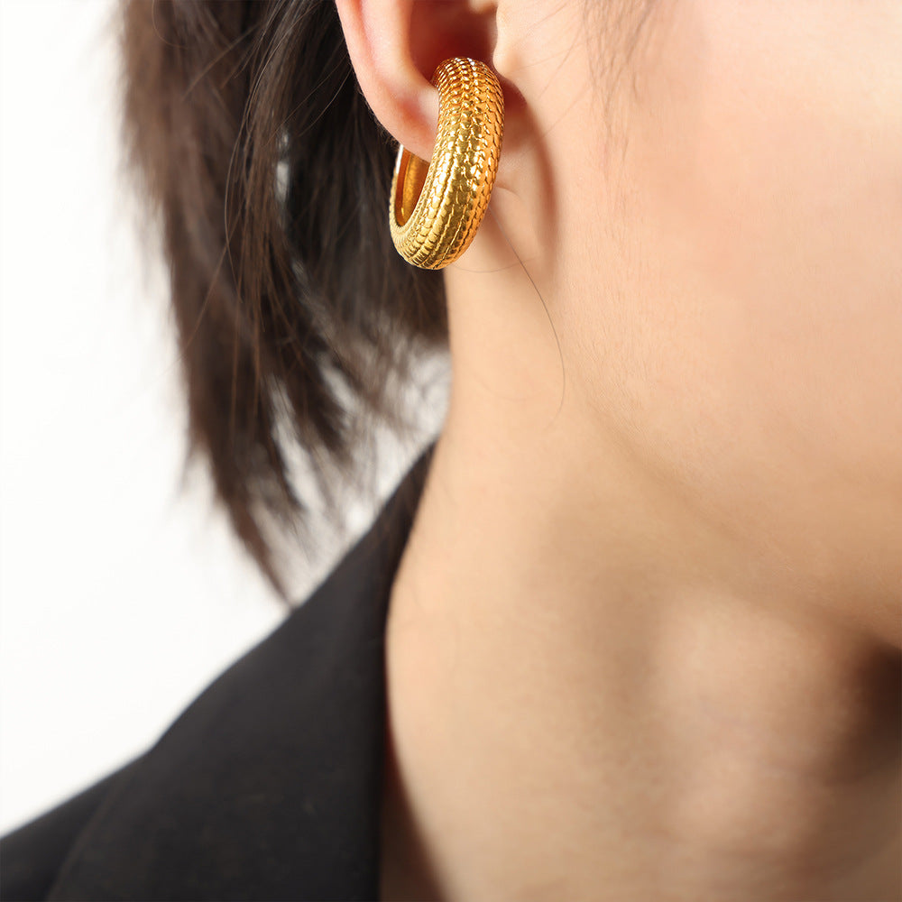 Chic Golden Scallop Geometric Ear Clip Earrings - Trendy Women's Jewelry