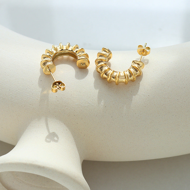 Elegant Titanium Steel Gold-Plated Threaded C-Shaped Earrings