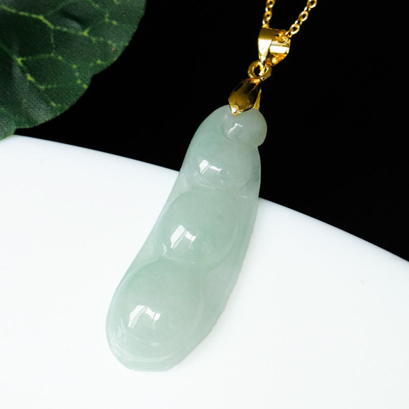 Jade Necklace with Lucky Four Kidney Beans Pendant