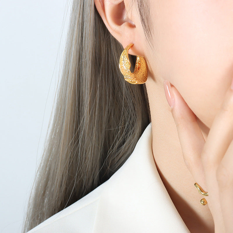 Geometric C-Shaped Earrings in Titanium Steel with 18K Gold Plating