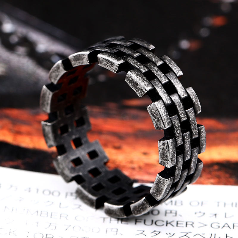 Men's Retro Titanium Steel Ring with European-American Locomotive Chain Design - Wholesale Stainless Steel Jewelry