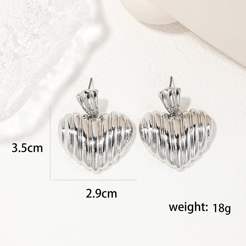 European & American Fashionable Earrings with Personalized Charm