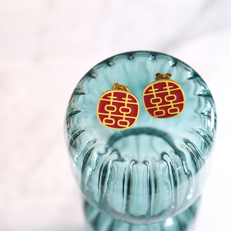 Festive Chinese Drop Oil Red Earrings with Retro Charm for Women's New Year Celebration