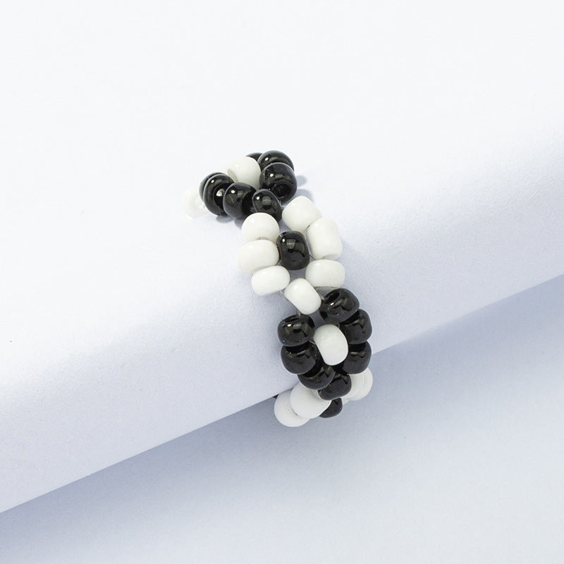 European and American Summer Jewelry Collection: Handcrafted Black and White Beaded Flower Ring