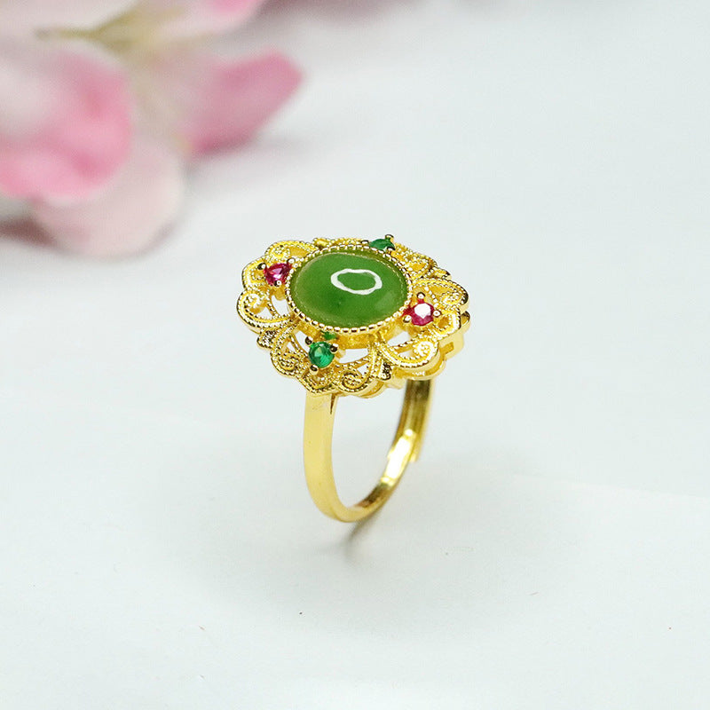 Elegant Vintage Sterling Silver and Natural Hotan Jade Ring