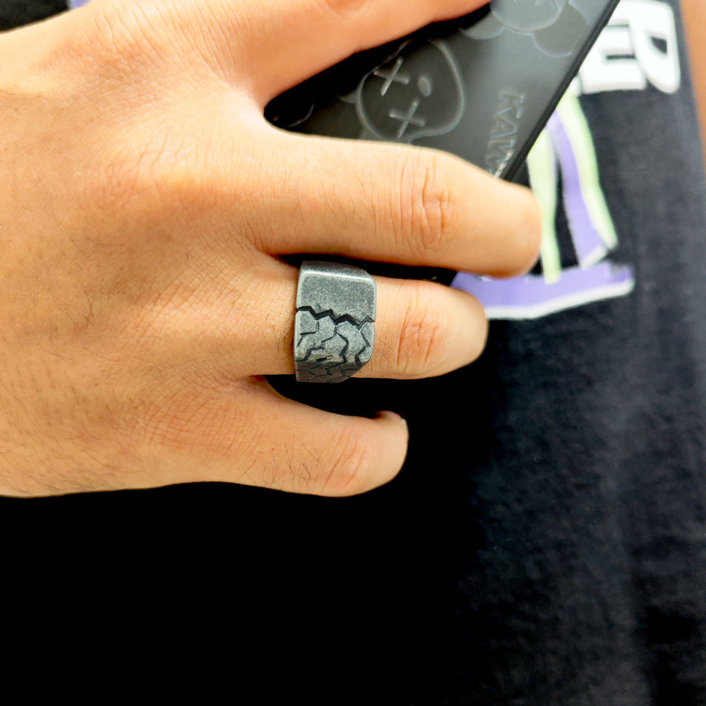 Titanium Steel Retro Crack Ring for Men - Trendy Cool Jewelry in Lightning Design