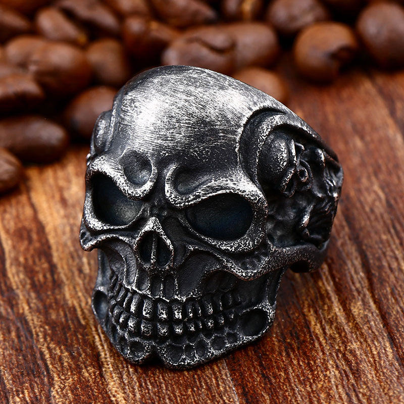 Retro Gold-Plated Punk Skull Ring for Men - Edgy Stainless Steel Jewelry - Wholesale European & American Style