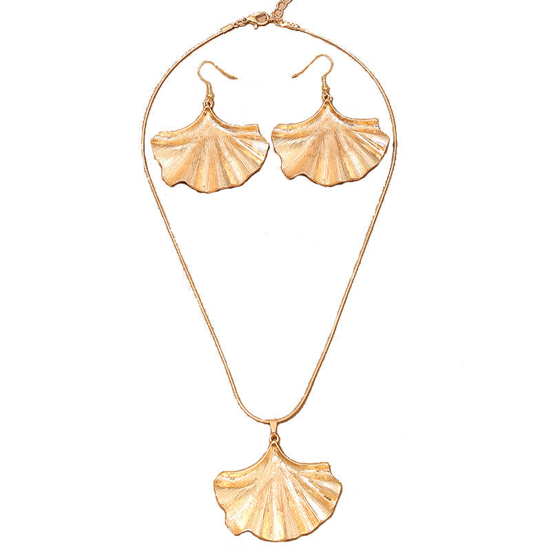 Exaggerated Metal Ginkgo Leaf Jewelry Set for Women with Earrings and Necklace