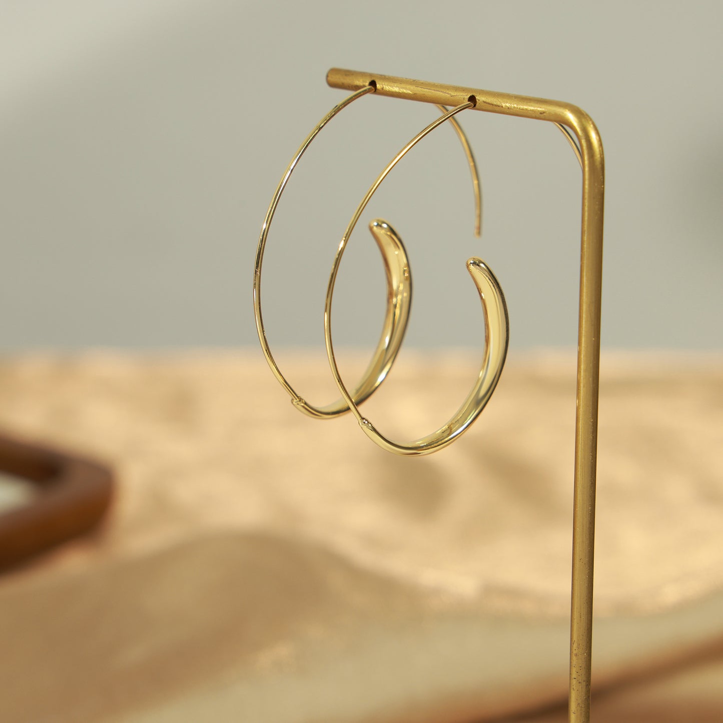 Curved Copper Earrings with Unique Design and Modern Style