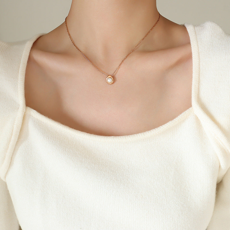 Elegant 18K Gold-Plated Titanium Steel Necklace with Shell Pearl Accent