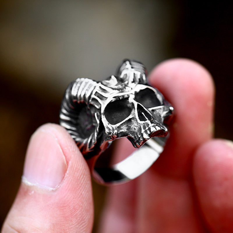 Vintage-Inspired Titanium Steel Skull Claw Ring for Men - European and American Punk Style