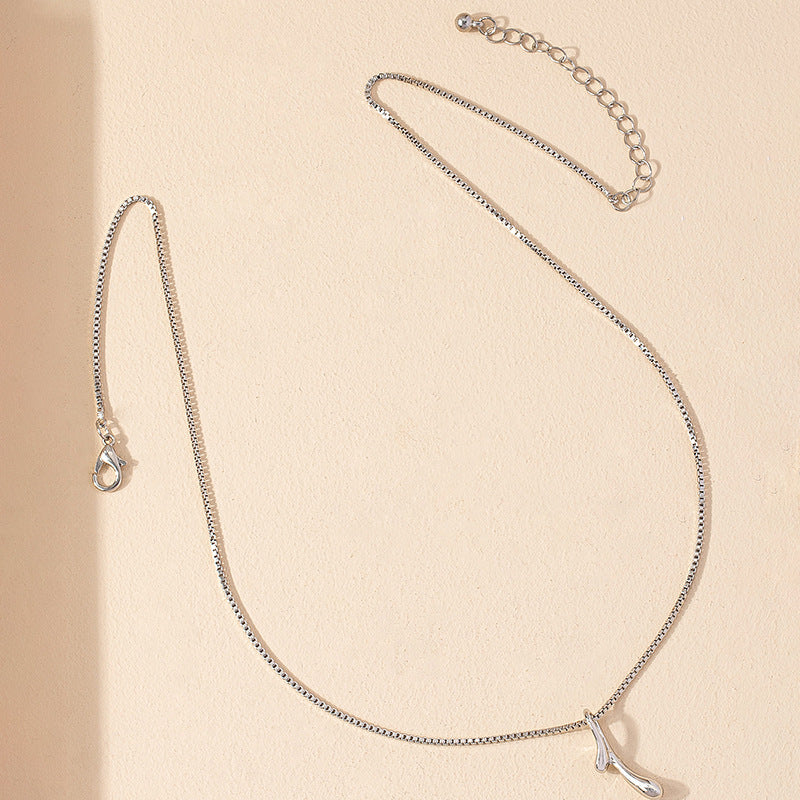 Creative Irregular Clavicle Necklace with Metal Pendant - Planderful Vienna Verve Collection