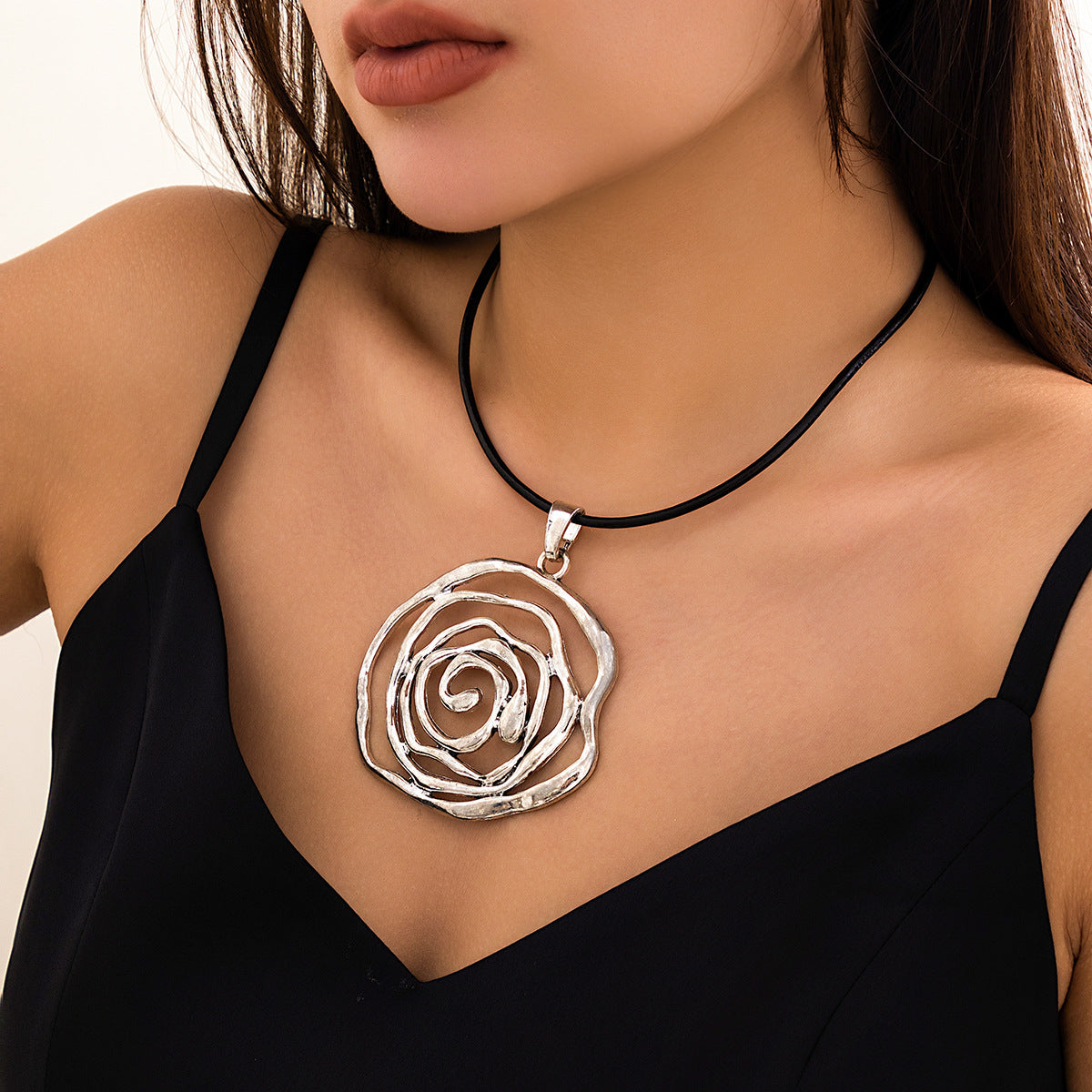 Sweet and Cool Vintage Rose Choker Necklace for Women