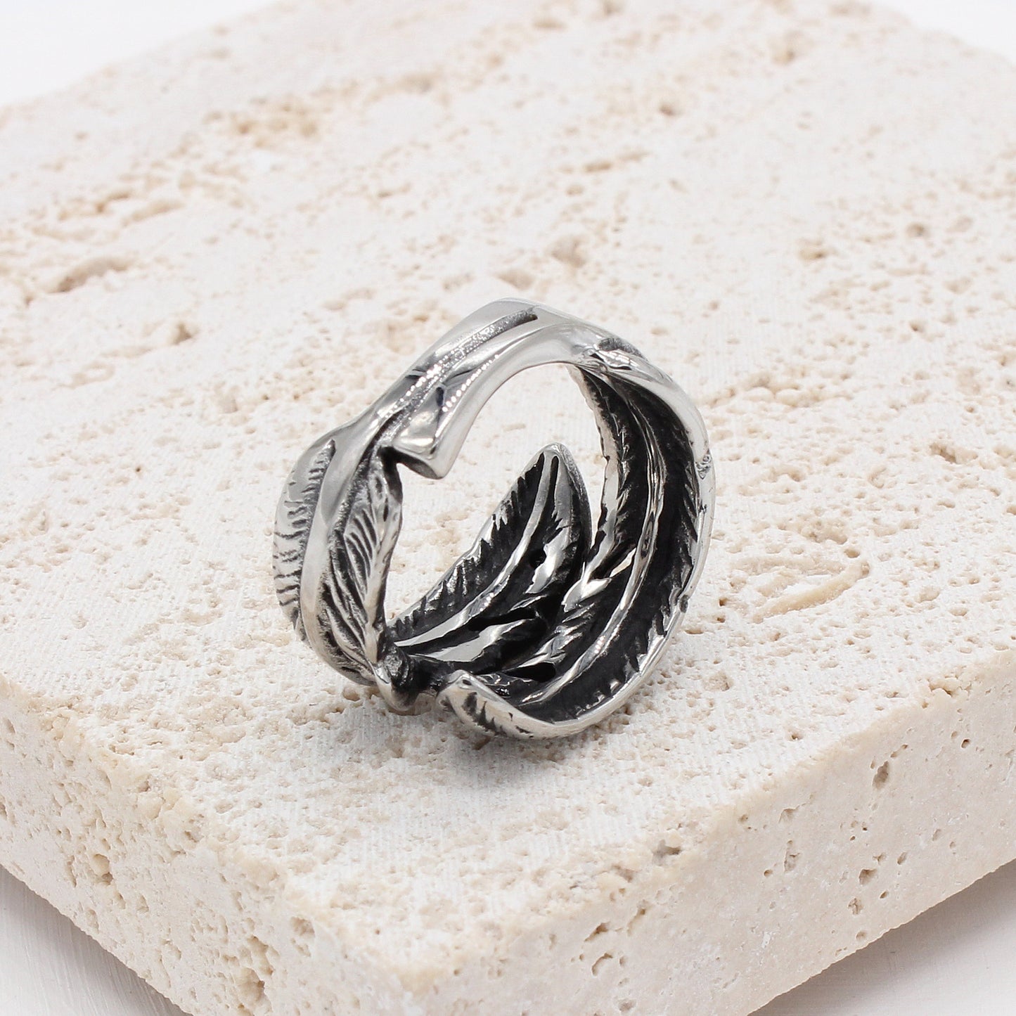 Retro High Bridge Feather Men's Titanium Steel Ring