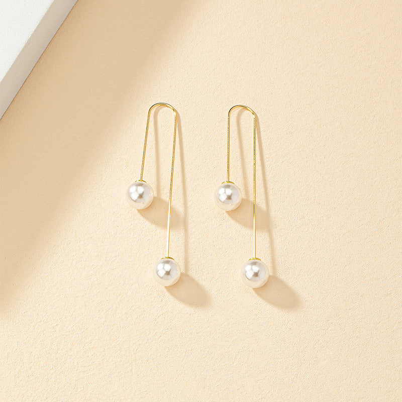 Exquisite Pearl Earrings with a Touch of Sophistication