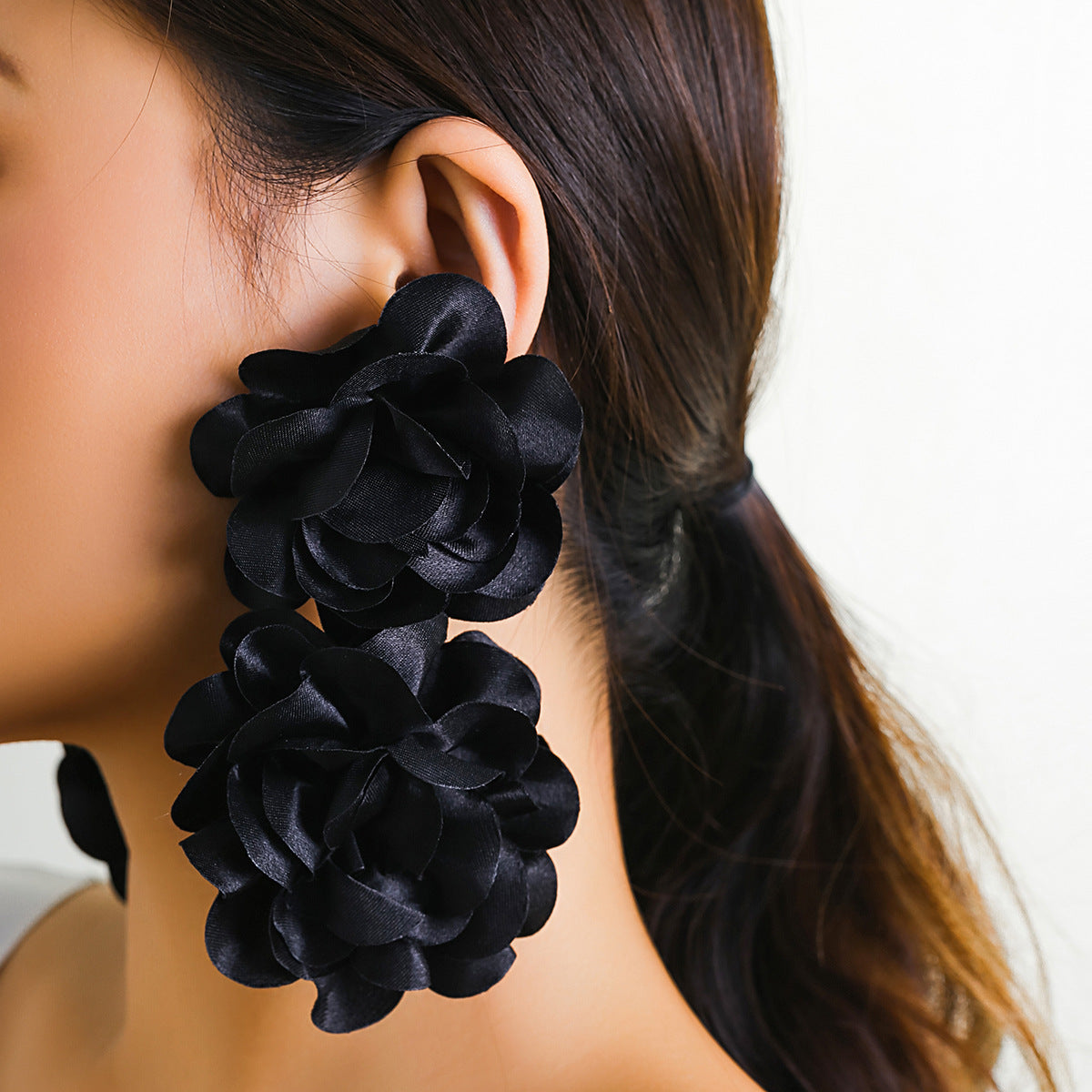 Elegant Long Tassel Flower Ear Clip - Vienna Verve Collection