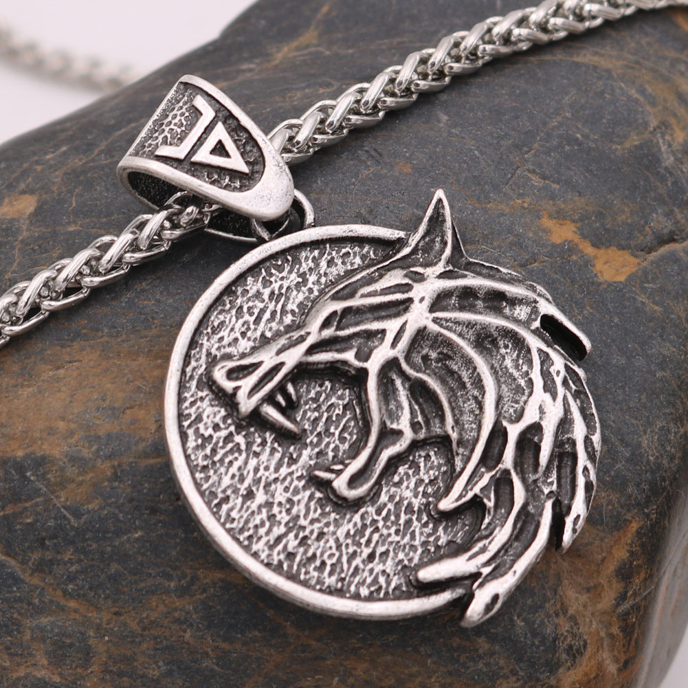 Cross-Border Wolf Necklace with Hunter Pendant - Men's Jewelry from the Norse Legacy Collection