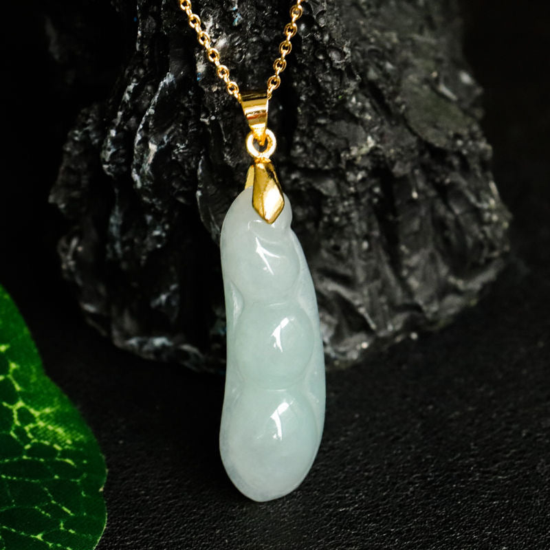 Jade Necklace with Lucky Four Kidney Beans Pendant