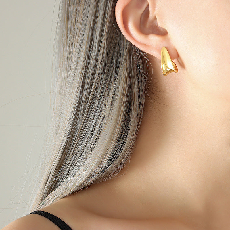 European Chic Gold-Plated J-Shaped Earrings - Wholesale Titantium Steel Fashion Accessories