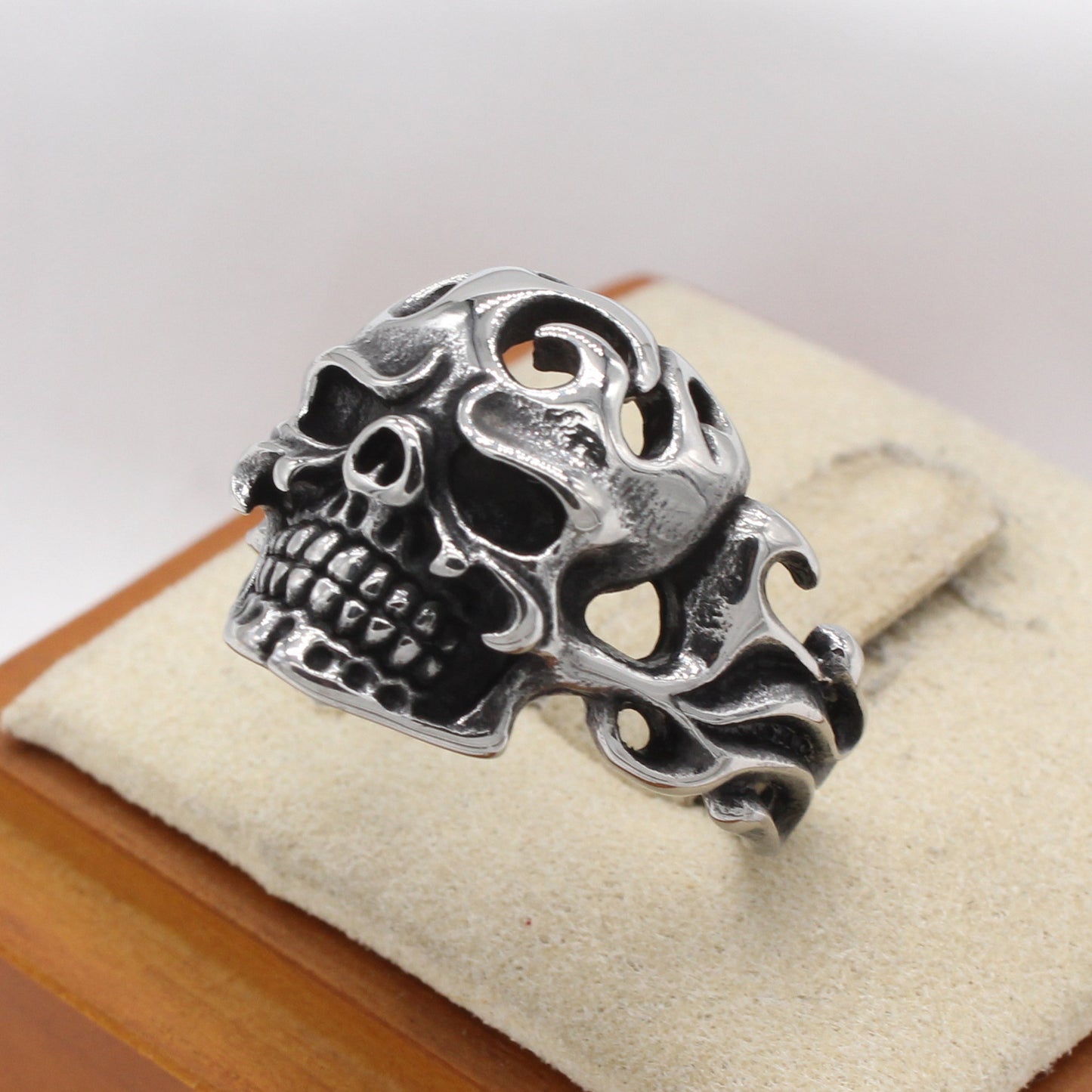 Personalized Retro Skull Titanium Steel Ring for Men - Rock Style Jewelry