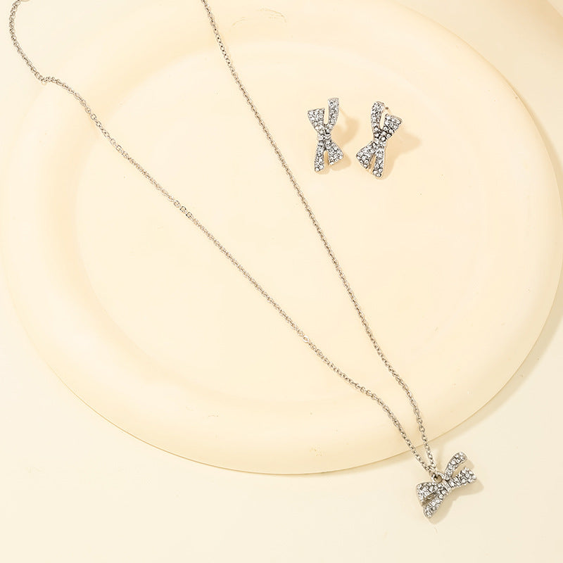 Exquisite Metal Bow Jewelry Set with Elegant Earrings and Necklace - Vienna Verve Collection