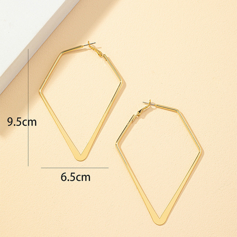 Diamond Metal Lines Geometric Earrings: Minimalistic Elegance