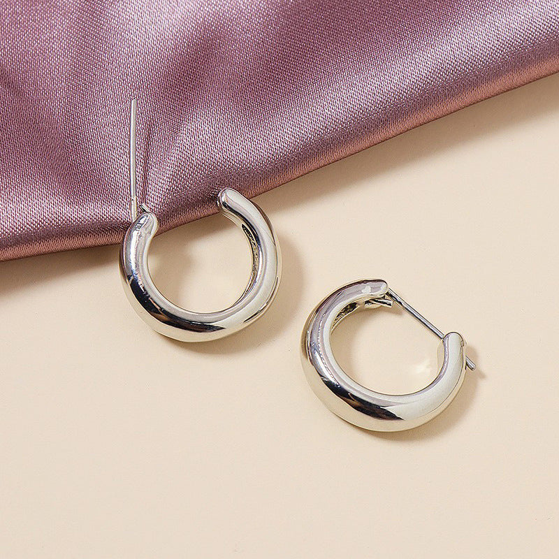 Metallic Charm Earrings - Exquisite Cross-Border Jewelry from Vienna Verve