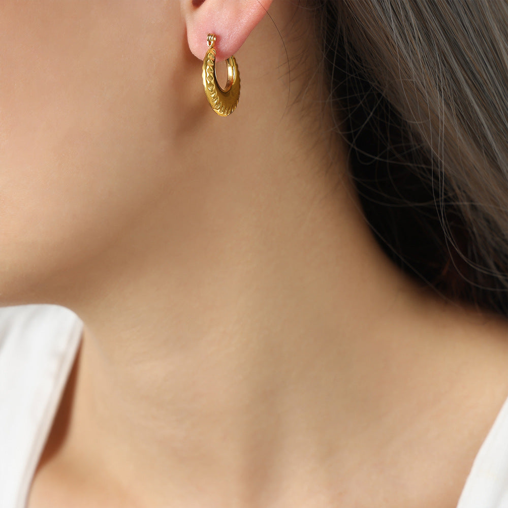 Golden Geometric Retro Earrings with Niche Design