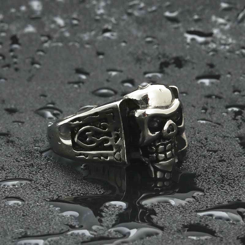 Titanium Steel Skull Ring - Retro Punk Style for the Modern Man