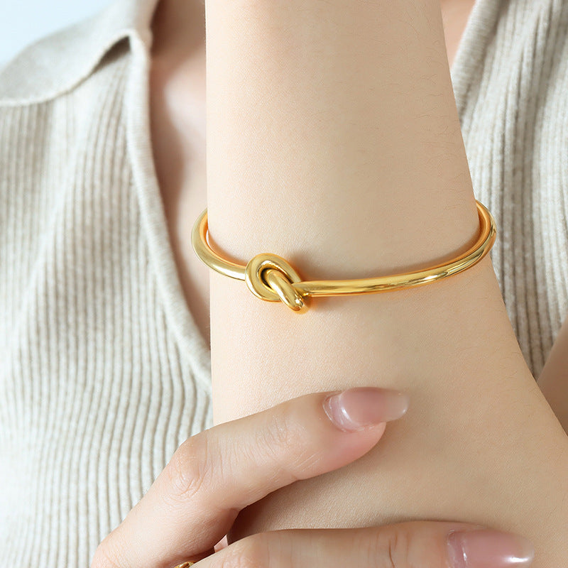 Everyday Genie Titanium Steel Gold Plated Knot Bracelet