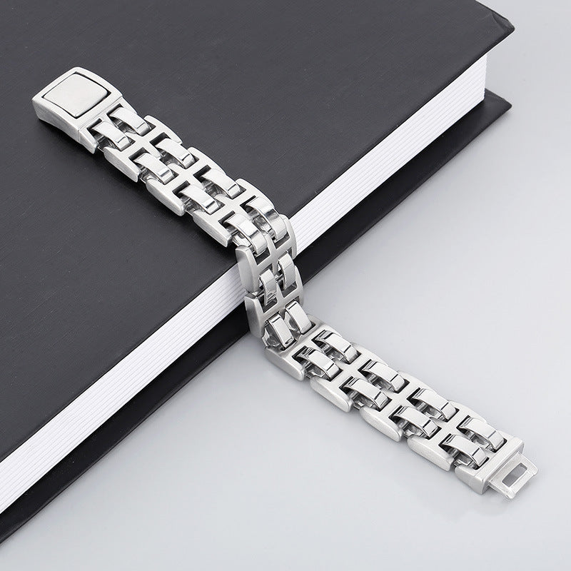 Stylish Double-Row Stainless Steel Men's Bracelet with Trendy Glossy Strap Chain