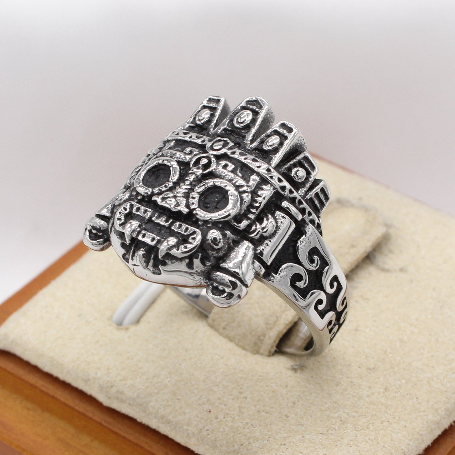 Personalized Retro Titanium Steel Ring for Men - European and American Alien Robot Design