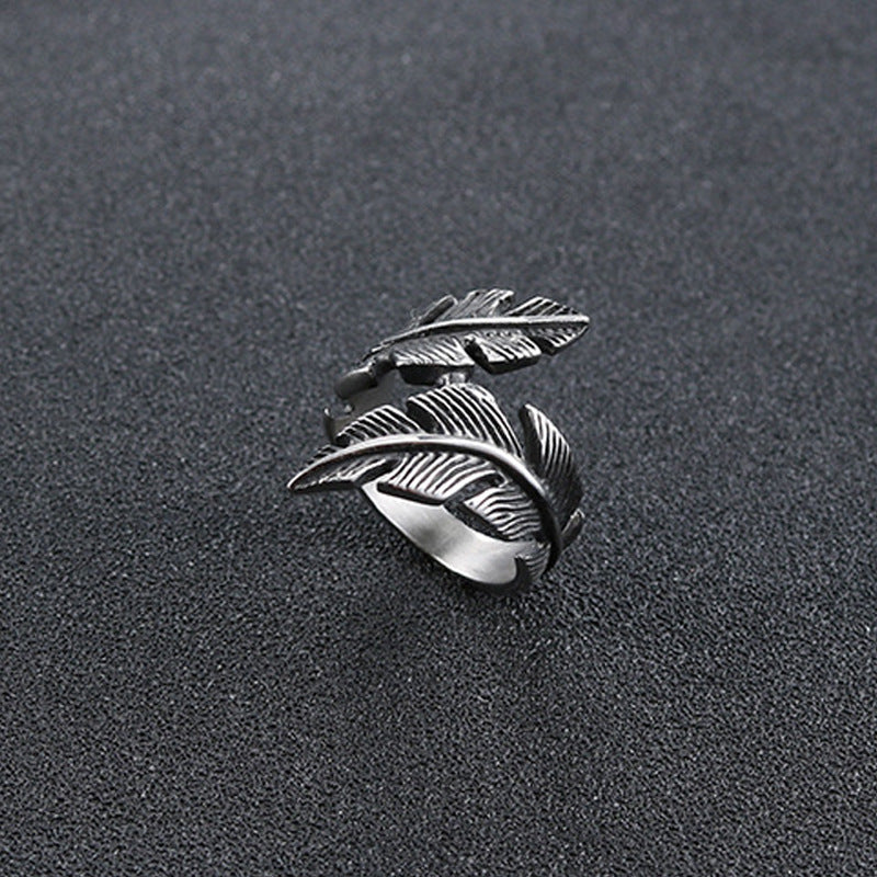 Unisex Retro Feather-Inspired Titanium Steel Ring - Stylish Jewelry for Men and Women